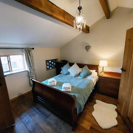 הוילה וויראל The Old Mill Barn With Hot Tub And Private Use Of Heated Pool מראה חיצוני תמונה